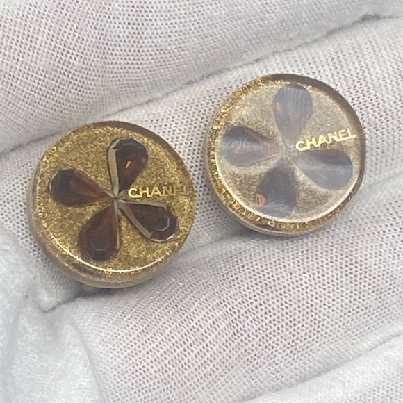 Chanel Vintage Lucite Amber Four Leaf Clip On Earrings - Picture 16 of 16
